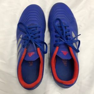 Gently use boy's adidas soccer cleats
